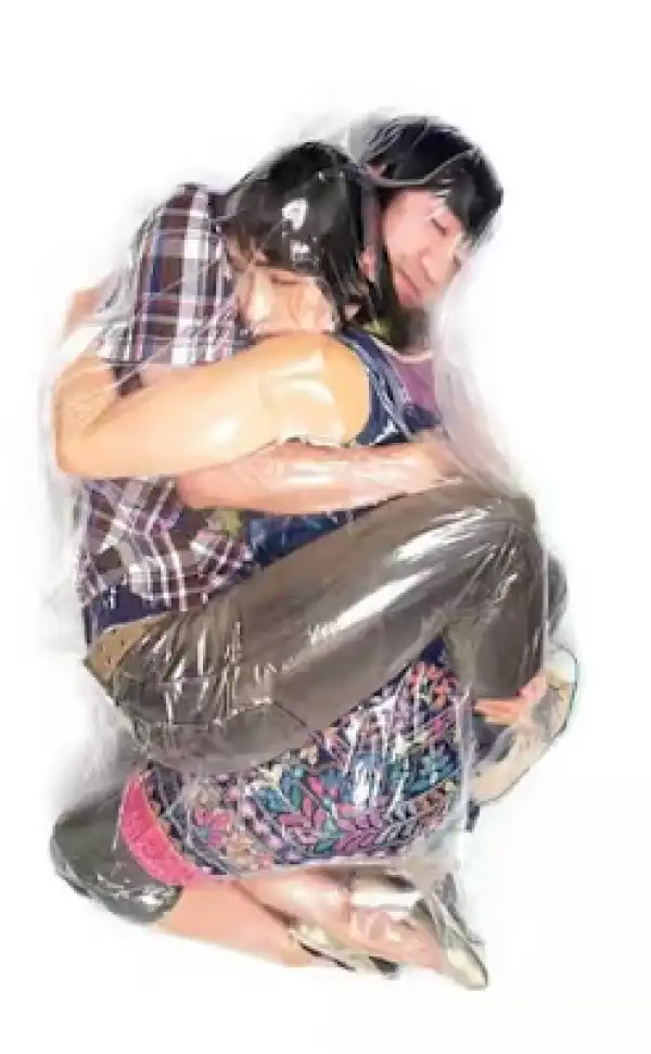 Check out this very bizarre wedding photos where couples are packed in vacuum-tight plastic